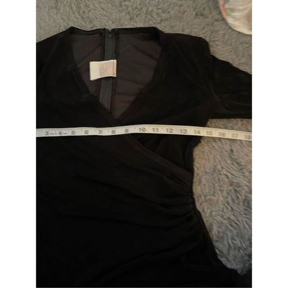 Tadashi wrap front‎ ruched side mini dress with long sleeves size 4 - Picture 5 of 9